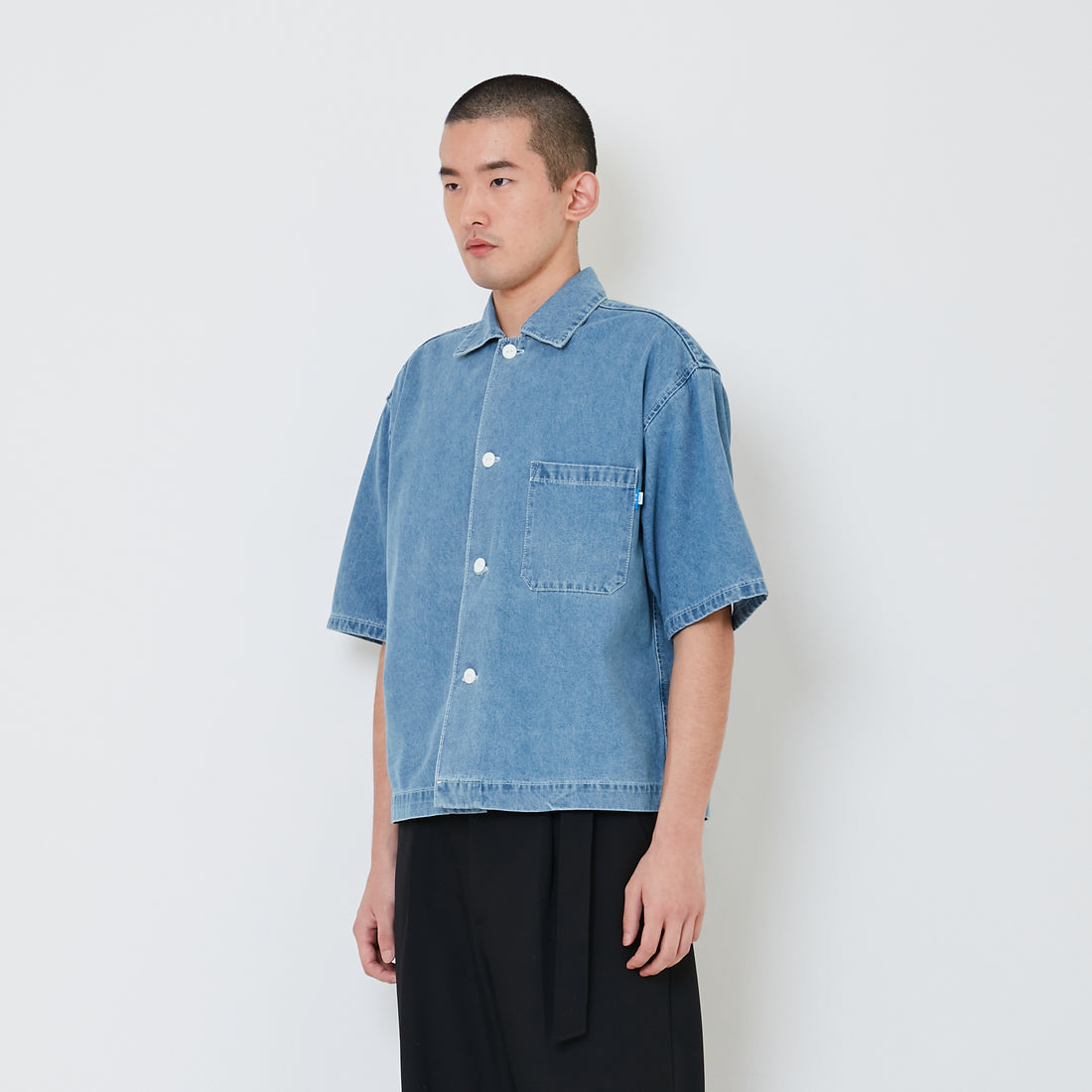 Men Oversized Cropped Denim Shirt - Light Blue - SM2410208B