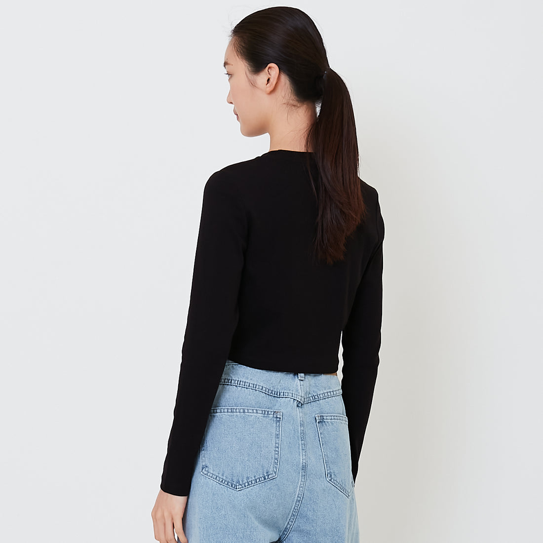 Women Long Sleeve Cropped Top - Black - SW2501003B